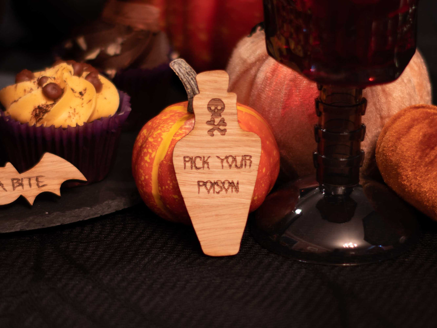 hallloween table decoration poison bottle