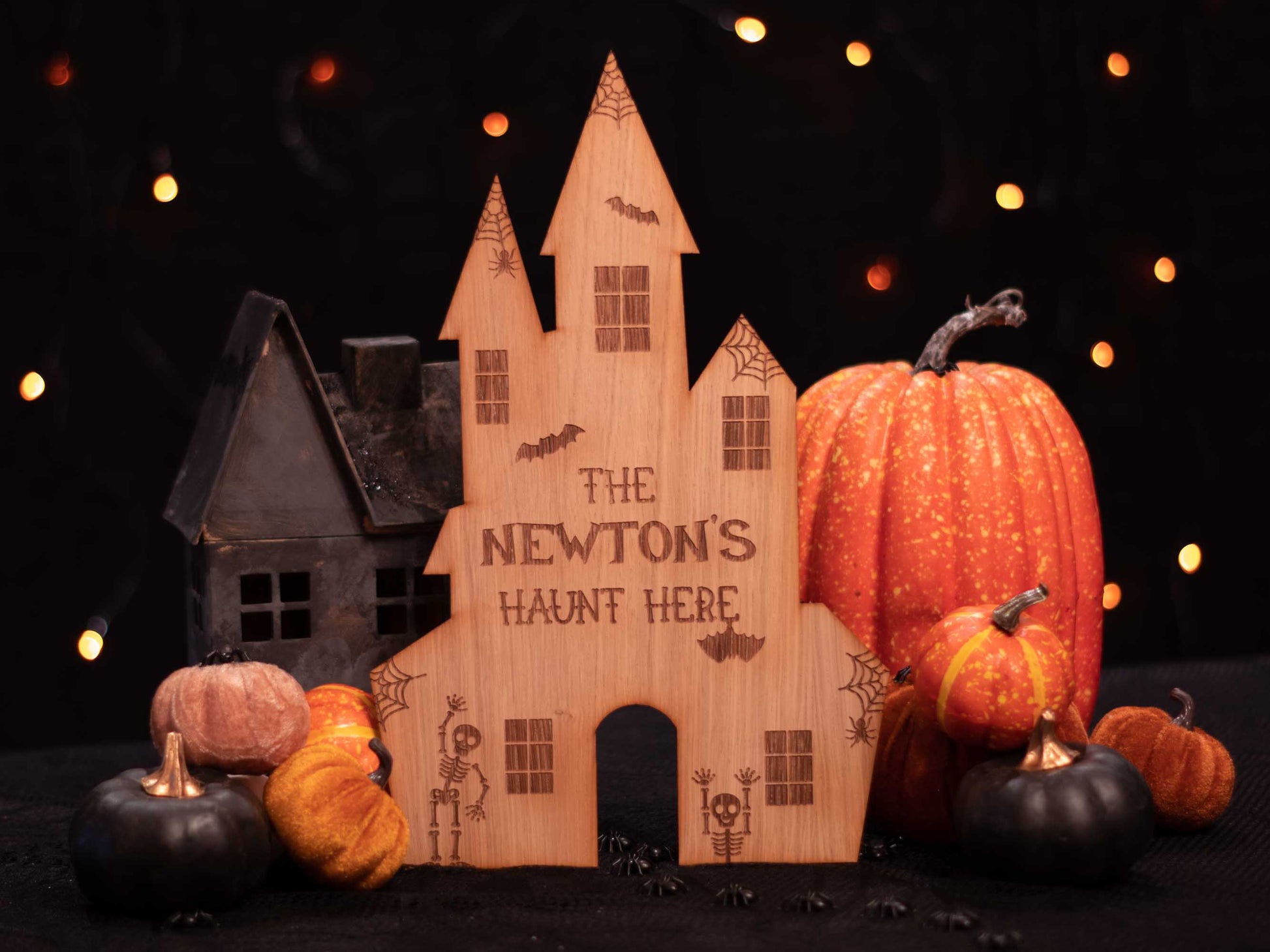 Hallowen haunted house sign