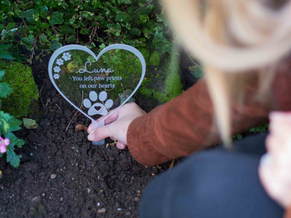 pet memorial grave ornament outside