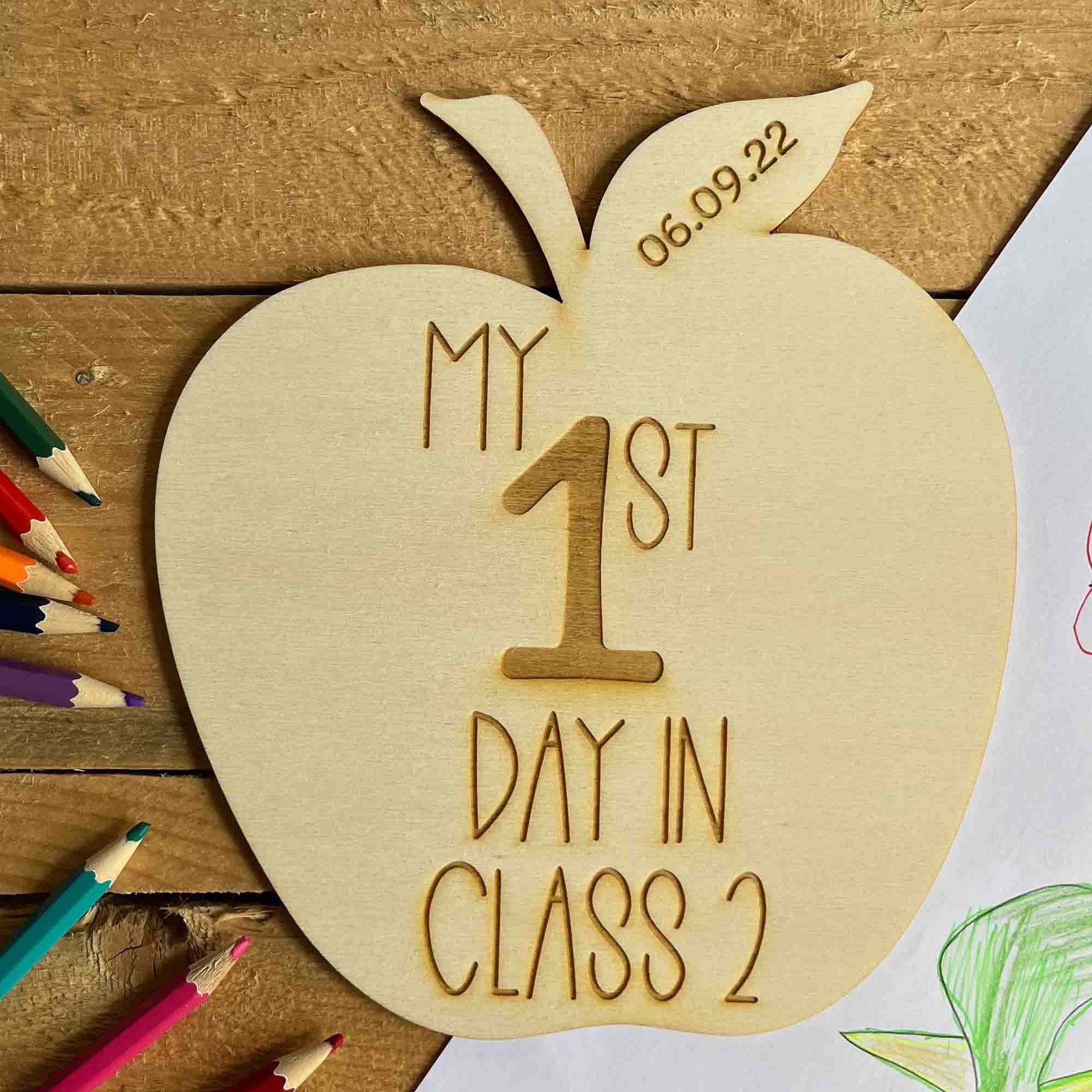 MY 1ST DAY IN CLASS YEAR PHOTO PROP IN SHAPE OF AN APPLE